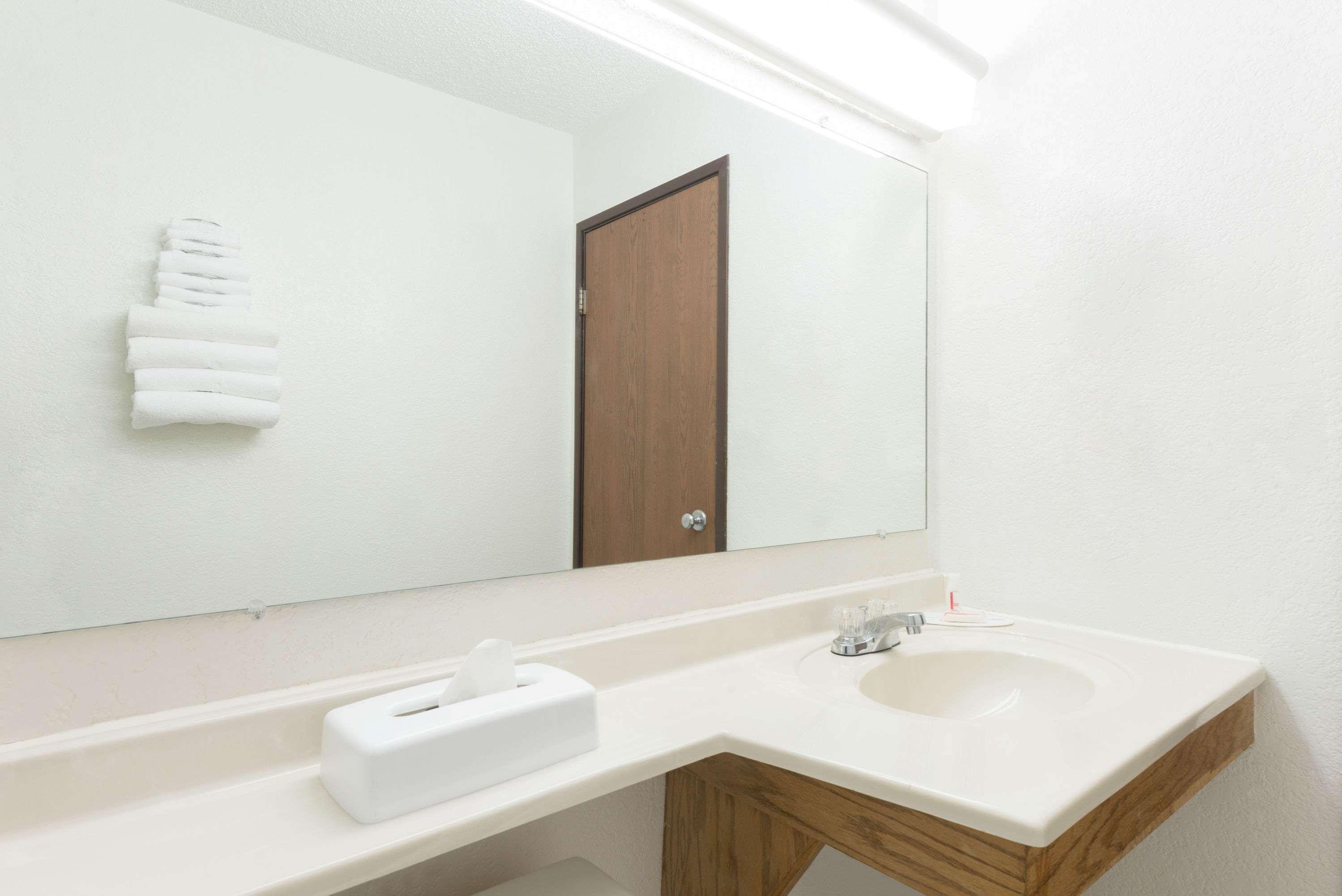 Super 8 By Wyndham Twinsburg/Cleveland Area Hotel Kültér fotó
